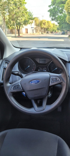 Imagen 18 de 21 de Ford Focus 1.6 S Sedan 2016