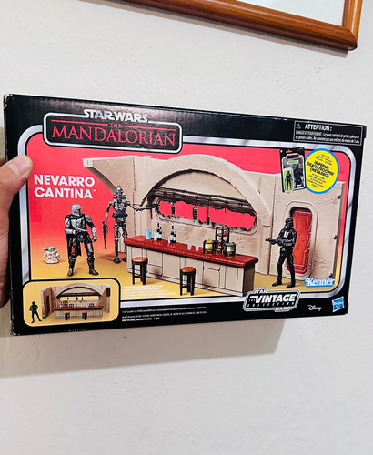 The Mandalorian Nevarro Cantina Star Wars Vintage Collection