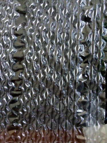 Imagen 3 de 3 de Nylon Burbuja - Rollos 5o Metros -ancho 74cm Con Pre Corte