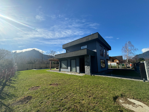 Casa Centrico Condomino Pucón. Estilo Mediterraneo.