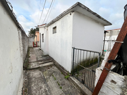 Casa Y 2 Apartamentos Alquilados En El Mismo Padrón Para La Venta. Ideal Para Inversionistas.