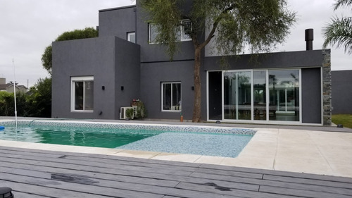 Imagen 3 de 28 de Vendo Casa 3 Dormitorios - Valle Del Golf - Impecable - Pileta
