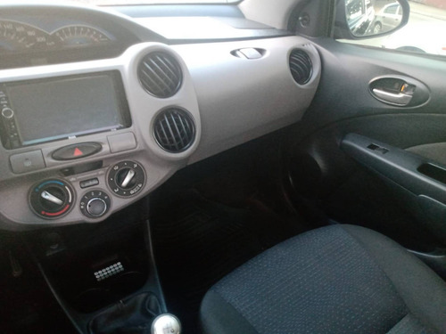 Imagem 4 de 10 de Toyota Etios 1.3 X 16v Flex 4p Manual