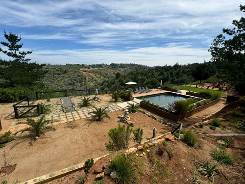 Se Vende Hermosa Parcela Con 3 Cabañas En Melosilla