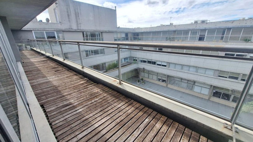 Oficinas Y Lote Cocheras 21 Cub Polo Uno Pilar