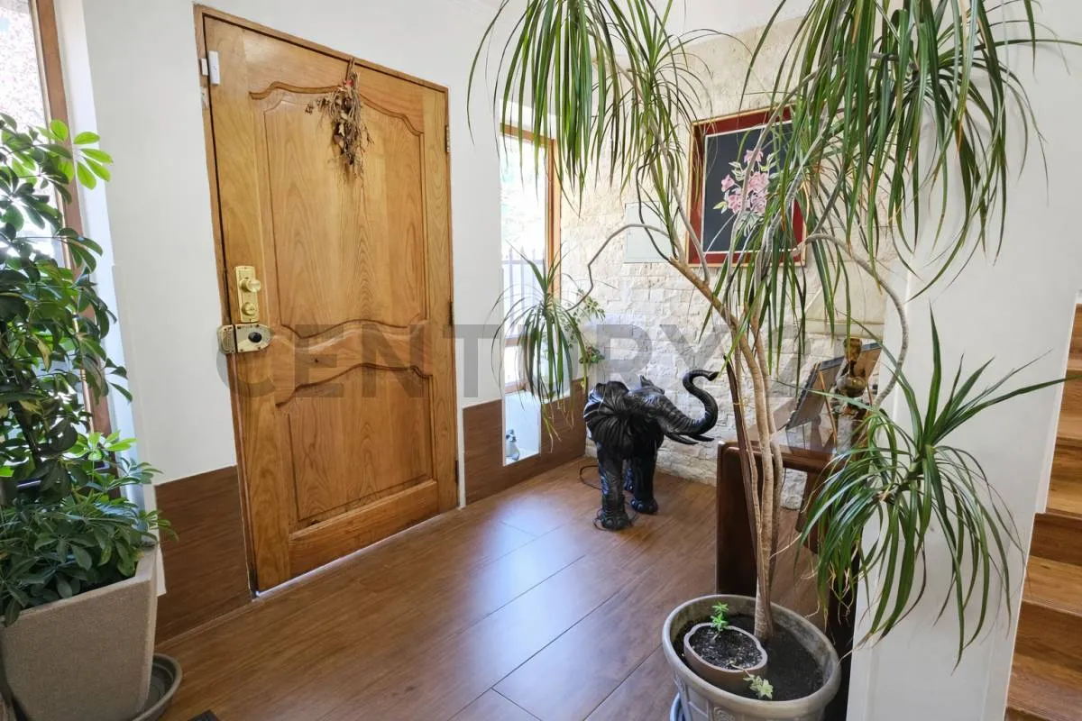 Imagen 3 de 26 de Se Vende Gran Casa De 379 M2, Uso Mixto, Sector Exclusivo...