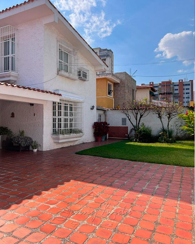 Se Alquila!!! Casa Para Uso Comercial En La Urbanización Andrés Bello Maracay Aragua