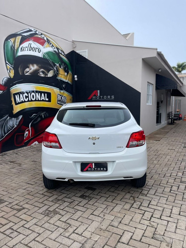 Chevrolet Onix Hatch 1.0 4P FLEX LS