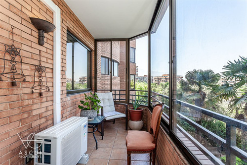Condominio Exclusivo Con Vista Privilegiada. Buena Ubicación