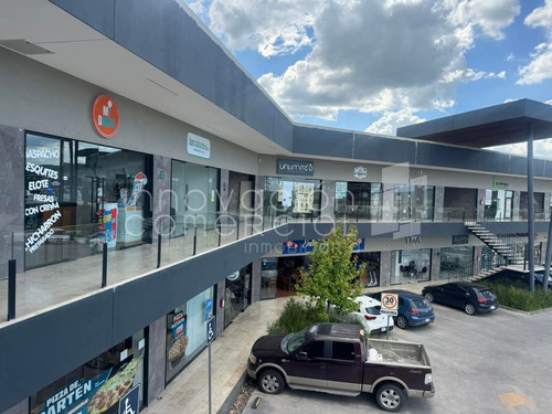 Local Comercial En Renta En Epic Center Zakia, Con Medio Baño
