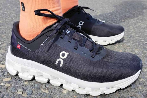 Zapatillas On Cloudflow 4 Black White Hombre Running - Paseo
