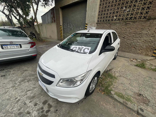 Imagen 10 de 25 de Chevrolet Onix 2019 1.4 Joy Ls
