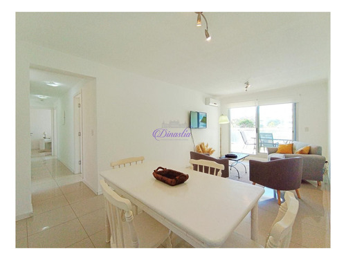 Imagen 5 de 18 de Apartamento Alquiler Temporario De 2 Dormitorios , Aidy Grill , Punta Del Este.