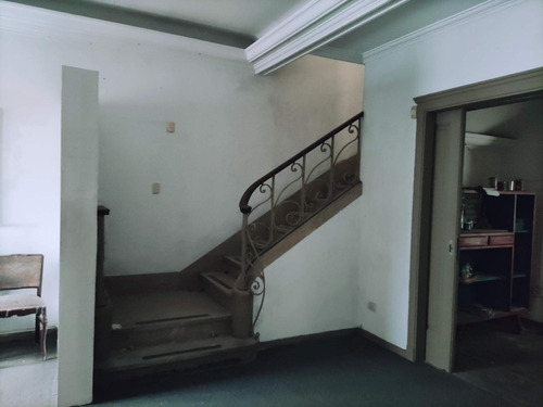 Imagen 3 de 4 de Venta Casa A Refaccionar, 390mts Cub. En 53 E/ 4 Y 5. - La Plata