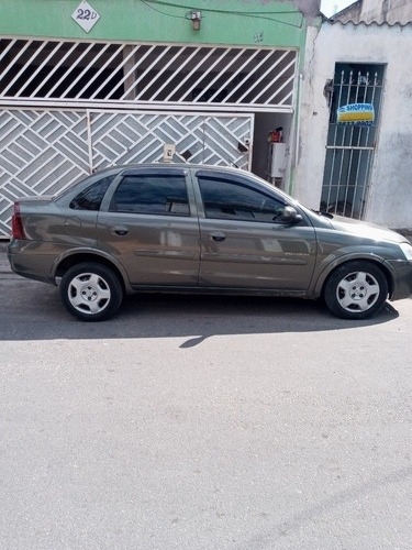 Imagem 2 de 10 de Corsa Sedan Premium 1.4 Econoflex 2010/2011 4 Portas.