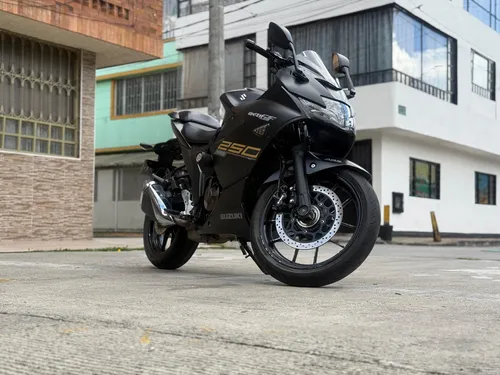 Gixxer Sf 250 2023 (único Dueño)