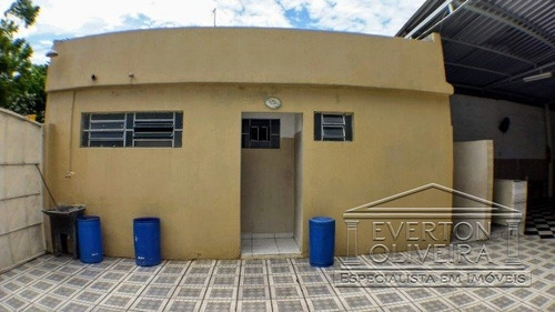 Ponto Comercial - Parque Meia Lua - Ref: 8935 - V-8935