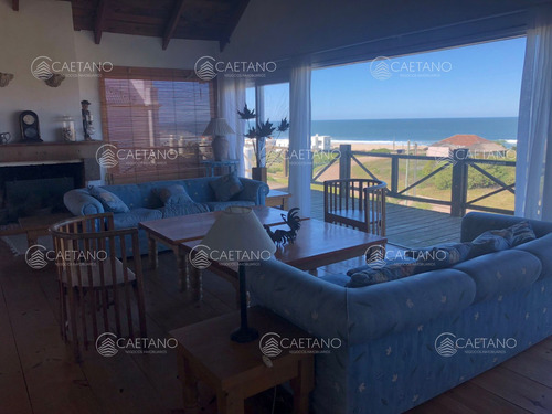 Buena Casa En Montoya Con Vistas Plenas Al Mar Y Cerca De La Playa 