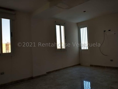 Imagen 10 de 12 de Townhouse En Venta De Estilo Moderno Ubicado En Punto Fijo