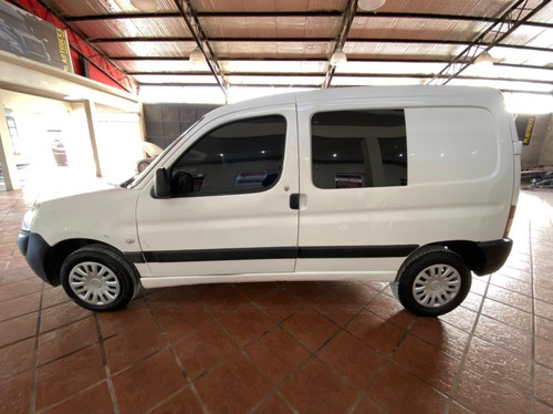 Imagen 2 de 12 de Citroen Berlingo Furgon Mixto 1.4 Manual 2013