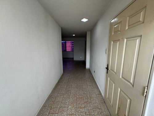 En Alquiler Apartamento Urb San Isidro Maracay Código 267284