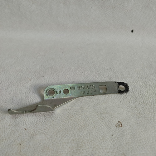 Suporte Maçaneta Porta Traseira Esquerda Onix 2013 A 19 Leia (Usado)