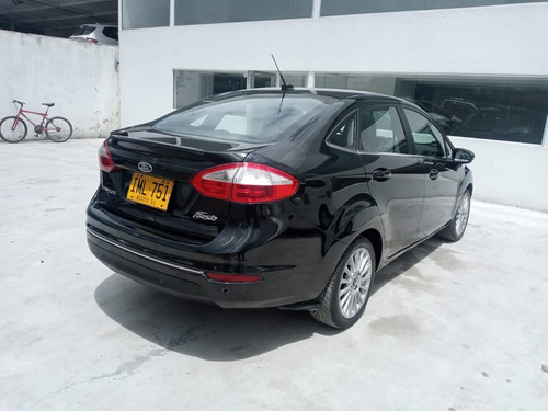 Imagen 3 de 14 de Ford Fiesta Titanium 1.6 Aut 2015
