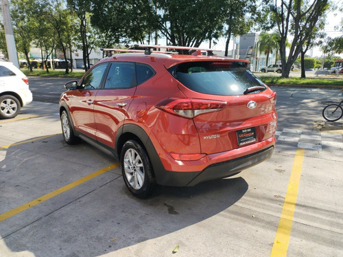 Imagen 8 de 15 de Hyundai Tucson Limited 2016 Roja