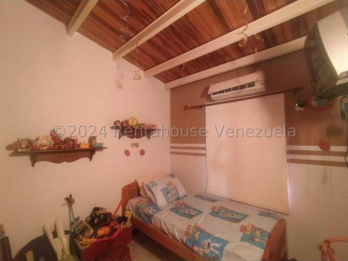Milagros Inmuebles Casa Venta Cabudare Lara Av Intercomunal Barquisimeto Acarigua Roca Terra Economica Residencial Economico Código Inmobiliaria Rent-a-house 25-5649
