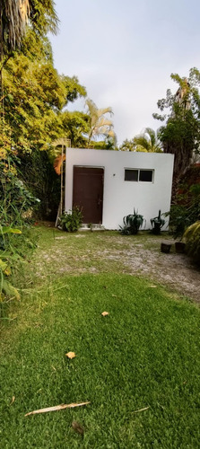 Casa En Venta En Jiutepec, Cocadas, Con Acceso Controlado, Alberca Y Loft Independiente.