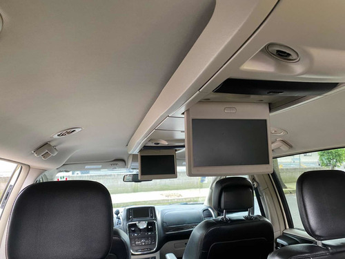 Imagen 12 de 15 de Chrysler Town & Country 2011 3.6 Touring At