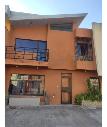 Venta De Town House Conjunto Cerrado Naguanagua Guayabal 39-16