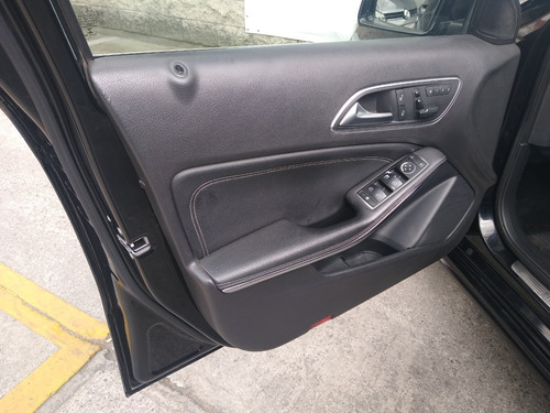 Imagen 14 de 15 de Mercedes Benz Clase A200 Automático 2015 Negro Unico