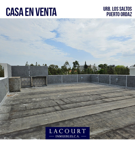 En Venta. Hermosa Casa De 4 Niveles Ubicada En La Urb. Los Saltos #vl