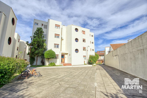Departamento 3 Ambientes Al Frente Con Balcon Y Cochera