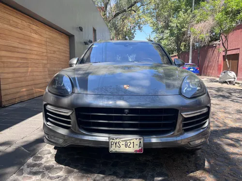 Porsche Cayenne 4.8 Turbo At