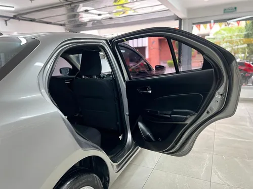 Suzuki Swift Dziere AT 2023