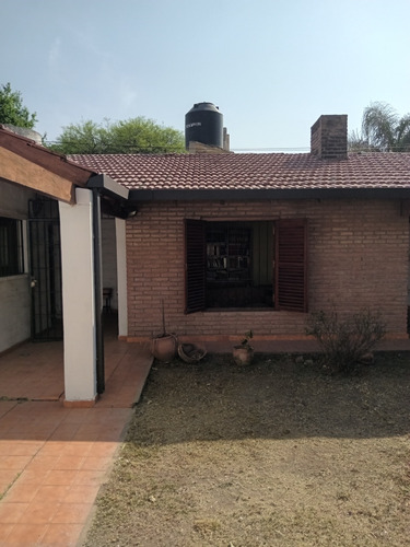 Casa De 4 Dormitorios Patio Y Cochera. Apta Crédito