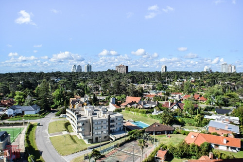Alquiler Anual Edificio Le Jardin Punta Del Este- Ref: 13527