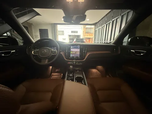 Volvo XC60 2.0 T8 Plus