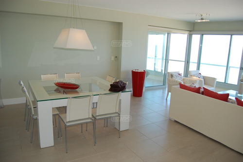Imagen 13 de 30 de Apartamento Le Parc Piscina Piso Alto 3 Dormitorios Dependencia De Servicio Departamento En Venta Ubicado En Playa Brava, Punta Del Este, Punta Del Este / Maldonado