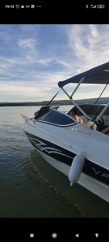 Venture 215 Cabinada