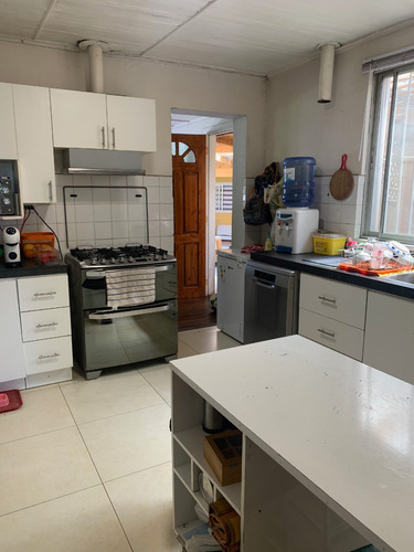 Casa En Venta A 2 Cuadras De La Plaza De Peñaflor, Excelente