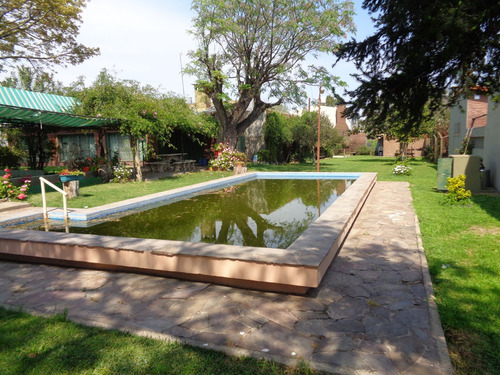 Hermosa Casa Quinta Con Quincho Y Piscina.