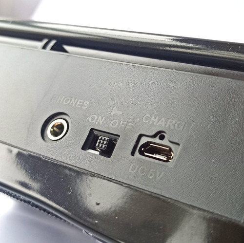 Radio Am/fm Daihatsu Usb Pilas Recargable Con Linterna