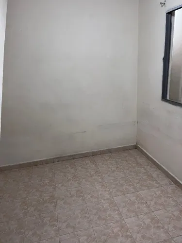 Edificio De 4 Pisos Con 3 Apartamentos Y Un Local