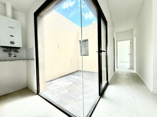 Venta Casa De 2 Dormitorios Con Piscina En Ecotierra, Pueblo Esther