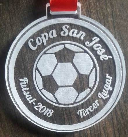 12 Medallas 3mm Acrilico Grabado Mate En Laser Trofeos