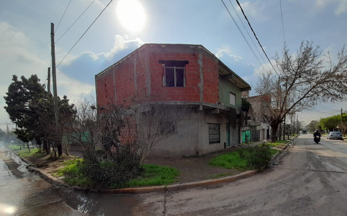 Casa Tres Ambientes Y Vivienda A Terminar En Venta - Ituzaingo Norte
