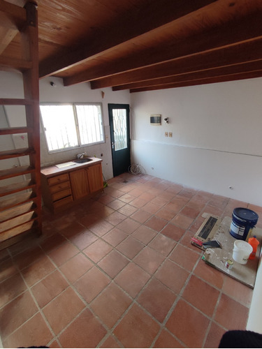 Apartamento De 1 Dormitorio, Ideal Estudiantes, A 5 Cuadras De Tres Cruces, A 1 Cuadra De Bvar Artigas.